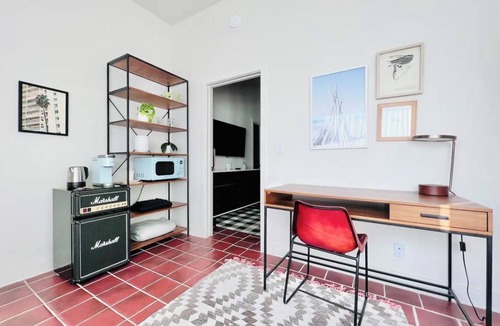 Eastern Malibu Apartment | East Malibu apt, patio + fast Wi‑Fi by the ocean!