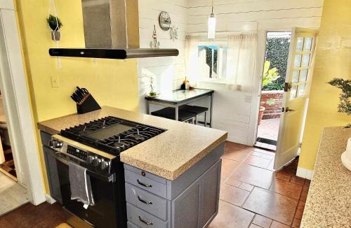 Eastside House | Eastside Garden Hideaway For 4 Perfect Location for World Cup Attendees