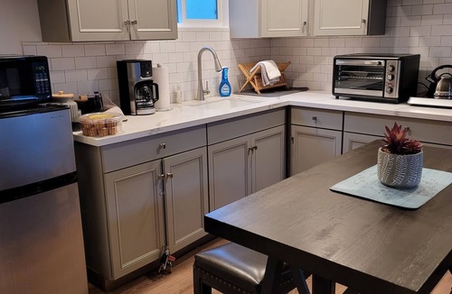 Oakhurst Apartment | Eastwood Escape Cottage Hot Tub
