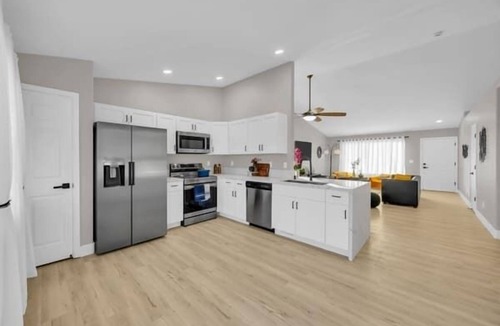 Fernley House | Echo Desert House-20 Min to USA Pkwy/4BR|2Bathrooms|Sleeps 9