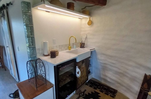 Oakhurst Cottage | Eco-Earth Home Near Yosemite & Bass Lake – The Boukarou Escape