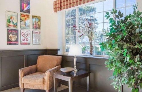Lodi Hotel | Econo Lodge Inn & Suites Lodi - Wine Country Area