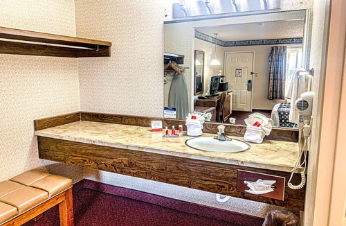 Winnemucca Hotel | Econo Lodge Inn & Suites Winnemucca