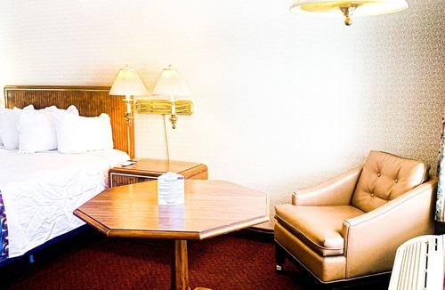 Winnemucca Hotel | Econo Lodge Inn & Suites Winnemucca
