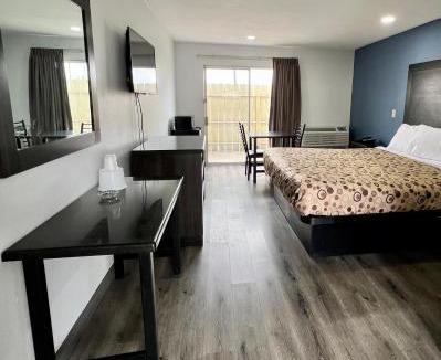 Raisin Hotel | Economy Inn Fresno Yosemite 'NEWLY REMODELED'
