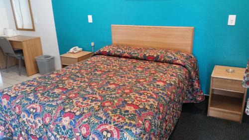 Sylmar Hotel | Economy Inn Motel