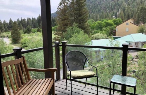 June Lake Condo | Edgewater #2 Lakeview, Upper unit with upgrades!