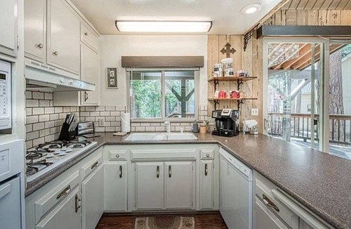 Shaver Lake Cabin | Elderberry + Bluejay ~ Location Goals + Tub Time