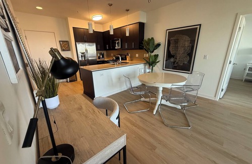 Del Rey Apartment | Electric Blue Abode: Modern Resort Style Amenities