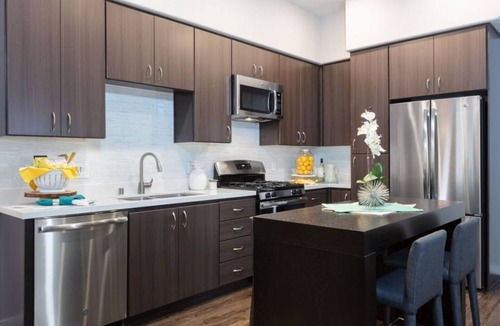 Downtown Condo | Elegant 1BR at 300 Railway w Pool, Gym & BBQ Area