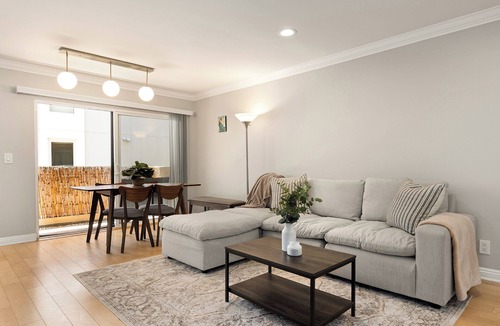 Sawtelle Apartment | Elegant 1BR in Prime Brentwood Pool + Spa + Gym & Parking