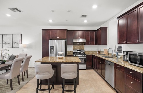 Eastvale Downs House | Elegant 3BR Residence｜Office & Study Space｜Fenced Yard｜Flexible Leasing #41351