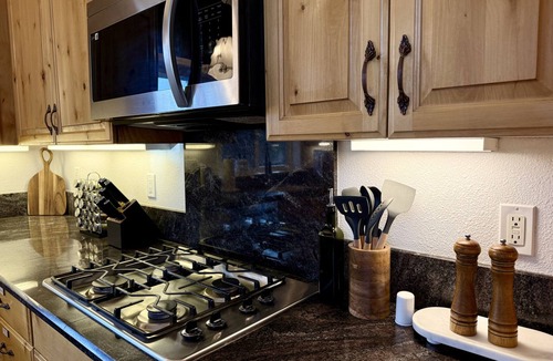 Mariposa House | Elegant Blackwood Grove by Casa Oso