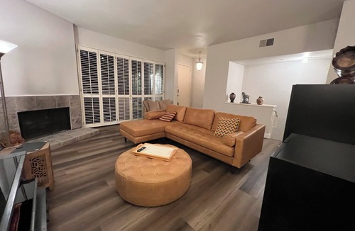 Warner Center House | Elegant Townhome in Prime Location near Luxury Malls and Hiking Trails