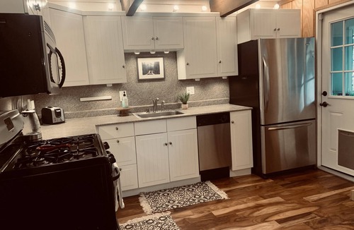 Big Bear Cabin | Elk Run Cabin w/PRIVATE Hot Tub and covered parking