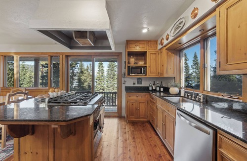 Tahoma Cabin | Ellis Peak by AvantStay | Beautiful McKinney Cabin w/Filtered Lake Views