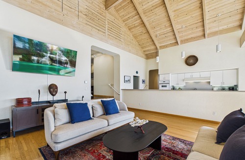 Trinidad House | Emerald Phoenix Estate~18 Acres of Ocean Front Luxury w/Hot Tub & Sauna!