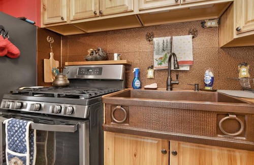 Big Bear City Ski Chalet | Emma's Cottage Retreat w/Foosball + Game Console