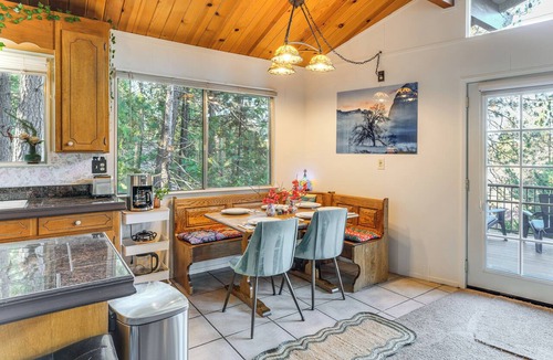 Groveland Cottage | Enchanted Woodland Cabin Near Yosemite w/Fire Pit