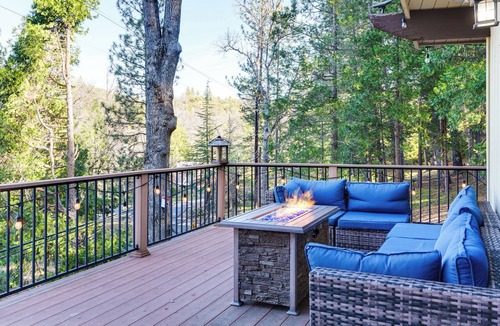 Groveland Cottage | Enchanted Woodland Cabin Near Yosemite w/Fire Pit
