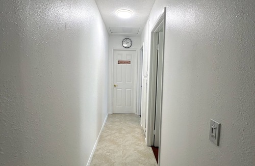 Los Serranos House | Enchanting 2-bedroom house with AC in Montclair
