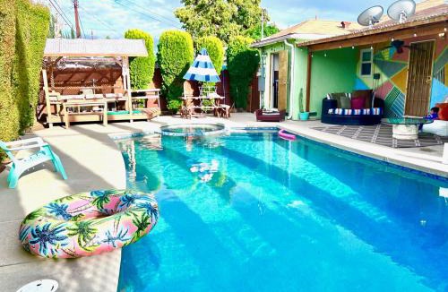 Encino House | Endless summer in LA *HEATED POOL/HOT TUB/CABANA*