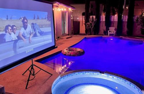 Encino House | Endless summer in LA *HEATED POOL/HOT TUB/CABANA*