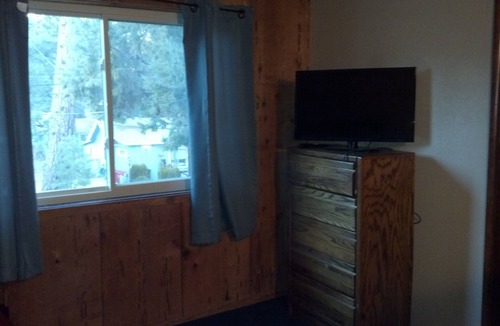 Big Bear City Cabin | Enjoy a winter wonderland at Cozy Cabin Retreat!