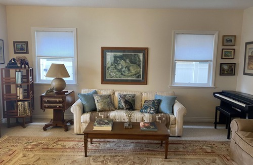 Old Towne House | Enjoy Seal Beach! Parking, Internet, Pool table and AC! 4 Bdr sleeps 10