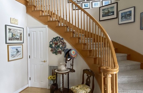 Old Towne House | Enjoy Seal Beach! Parking, Internet, Pool table and AC! 4 Bdr sleeps 10