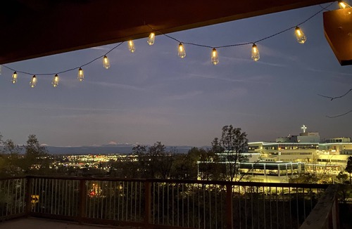 Greenwood House | Enjoy watching the sunrise over Lassen peak!
