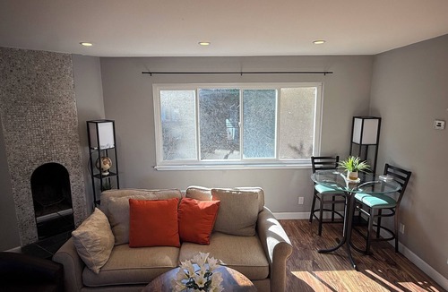 Belmont Apartment | Enjoyable 1-bedroom apartment in Belmont