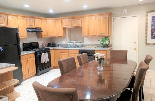 Oakland House | Enjoyable 6+bedroom house near Oakland Airport