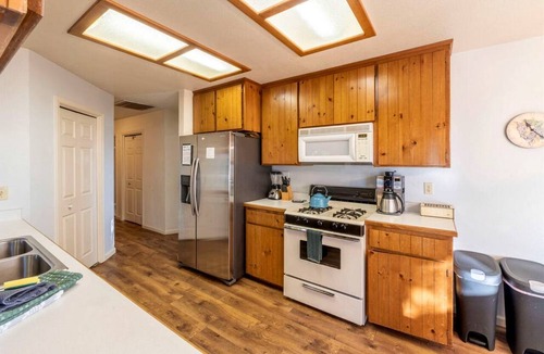 Sonora Cabin | Enjoyable Cabin with Fireplace and Foosball in Twain Harte, California