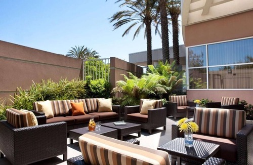 Emeryville Hotel | Ensuring a Very Comfortable & Memorable Stay! 4 Relaxing Units, w/Swimming Pool