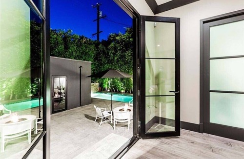 Melrose House | Entertainment Delight in LA