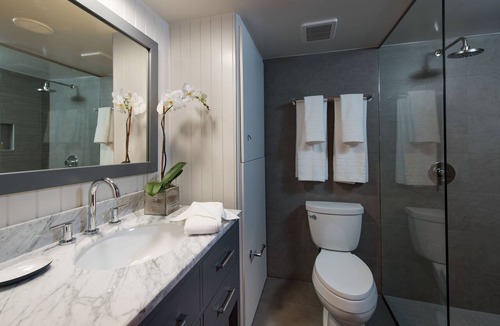 Old Las Palmas Hotel | Entire Boutique Hotel | Sleeps 38, Resort Pool, Walk to Downtown | The Weekend