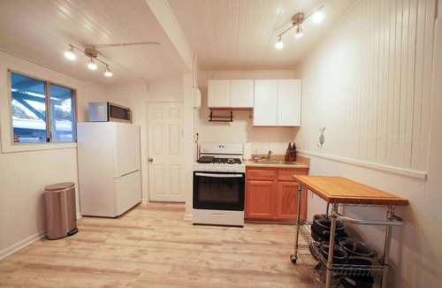 East Beach Apartment | Entire guesthouse in Santa Barbara, California
