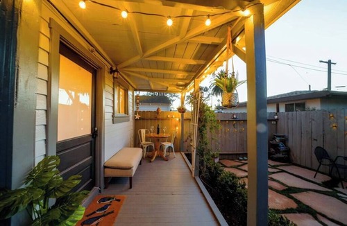 East Beach Apartment | Entire guesthouse in Santa Barbara, California
