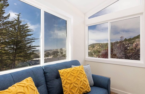 Edgemar - Pacific Manor Apartment | Entire Private Townhome near SF, world-class golf, hiking and bike trails