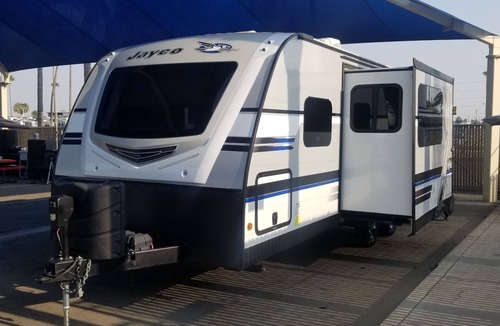 Pearsonville House | Entire RV w/Murphy Bed, 5-Seater Couch w/Dinette & 2-Bunkbeds