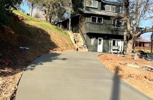 Three Rivers House | Entire Sequoia Cabin Compound l 15 Min to the Park