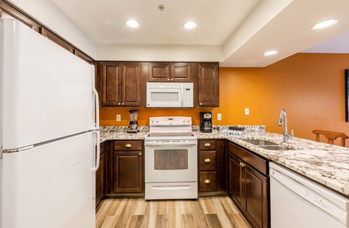 Elk Point Condo | Entrancing Club Wyndham South Shore, 1 Bedroom Deluxe Suite