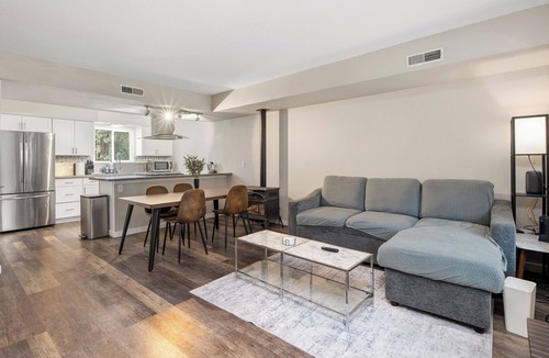 South Lake Tahoe House | Enzo's Cabin - Minutes from the Lake, Free Bus Route, Hiking Trails