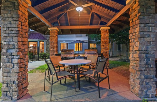 Round Rock West Apartment | Equipped Suite with FREE Buffet Breakfast, Gym Access + Air-Conditioning