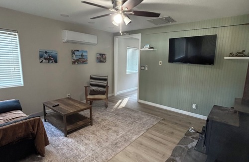 Junction City House | Escape to the heart of Trinity County and experience the beauty of Junction City