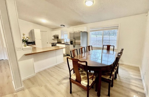 Lakehead-Lakeshore House | Escape to the Lake: Relax, Recharge, Reconnect
