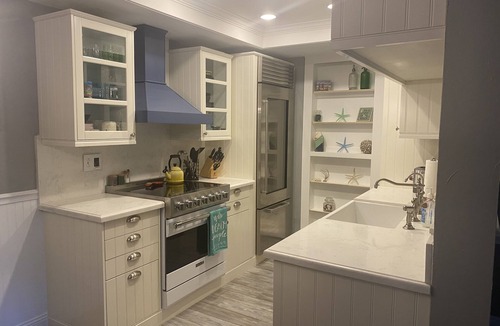 Del Obispo Condo | Escape to your seaside cottage retreat and tropic tranquility