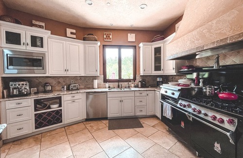 Los Gatos House | Estate property on Lexington Reservoir minutes from downtown, wineries, beaches