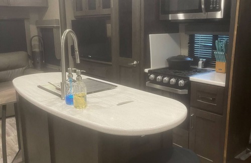 Pahrump House | Ever wonder what it would be like to live in an RV?